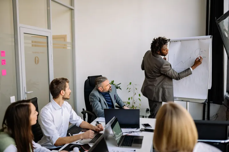 Depth Meets Breadth: How T-Shaped Leaders Are Outpacing Pure Specialists in the Modern Advancement Race